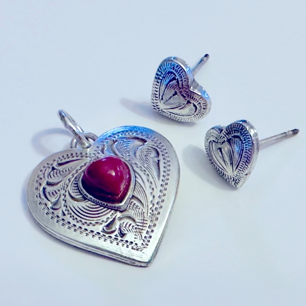 Hearts Hearts Hearts! Pendant and earrings set.